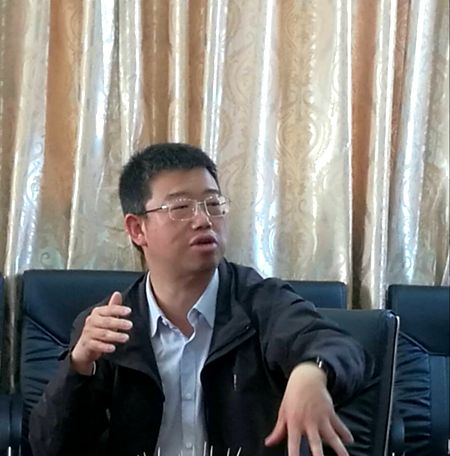 昆明三中校长魏明逊介绍三中空港实验学校的发展和现状